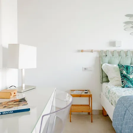 Eos Sea View & Free Private Parking